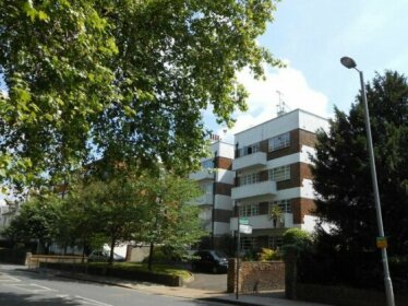 2 Bed Apartment In Viceroy Lodge Central Surbiton