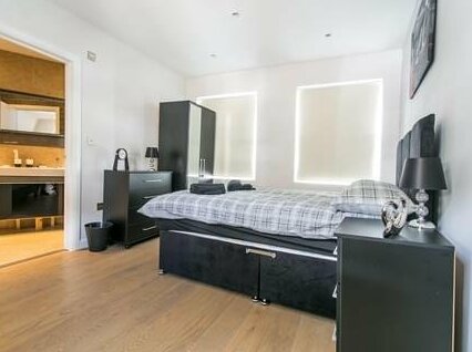 2 Bed Penthouse Style House In Camden Town - Photo5