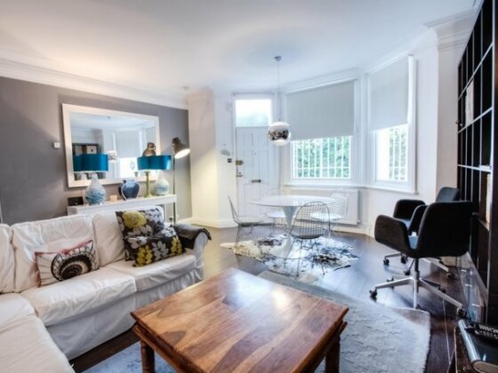 2 Bedroom Apartment In St Johns Wood London - Photo4