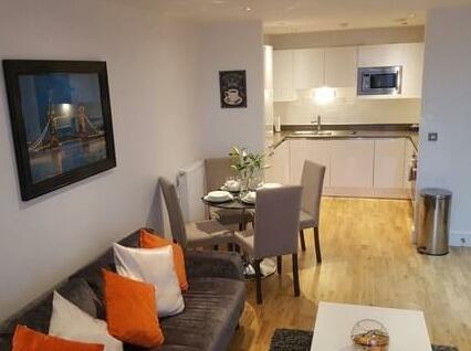 2-Bedroom Apartment On The River Thames - Photo5