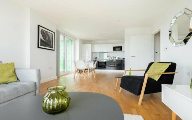 2 Bedroom Apartment With Garden London - Photo3