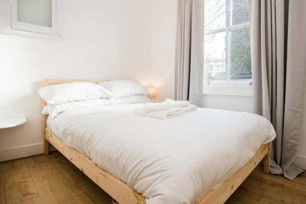 2 Bedroom Flat In Highbury Accommodates 6