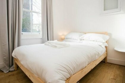 2 Bedroom Flat In Highbury Accommodates 6