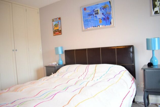 2 Bedroom Flat In North West London With Wifi - Photo3
