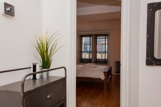 2 Bedroom Flat Near Canary Wharf Sleeps 4 - Photo4