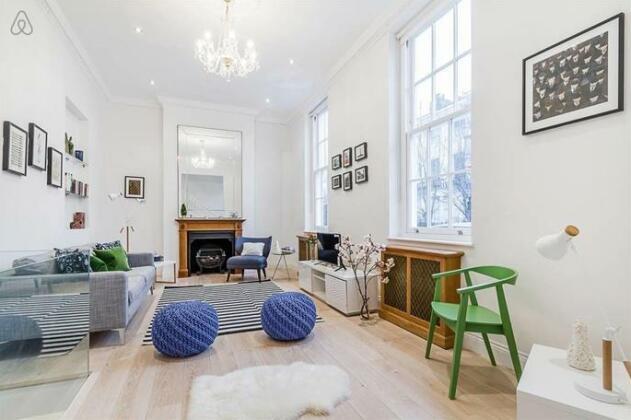 3 Bed Townhouse In St Johns Wood - Photo3