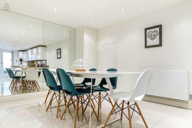 3 Bed Townhouse In St Johns Wood - Photo5