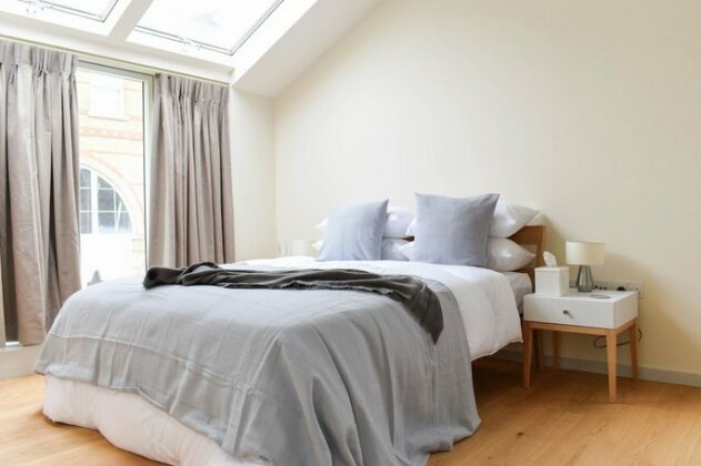 3 Bedroom House In King's Cross Sleeps 6