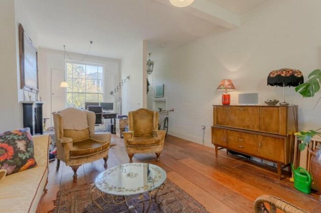 3 Bedroom House With Garden In London Fields - Photo2