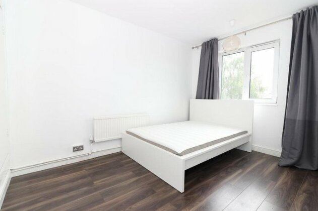 4 Bedroom Available In Tower Bridge London - Photo3