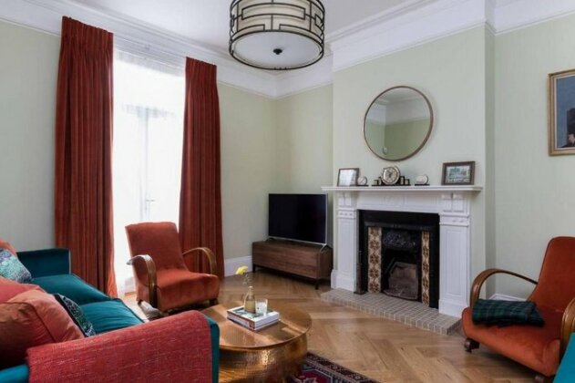 5br Family Home In Leafy Sw London - Photo2