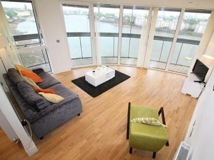 Admiral Tower Apartment - Photo3