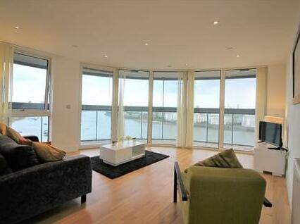 Admiral Tower Apartment - Photo4