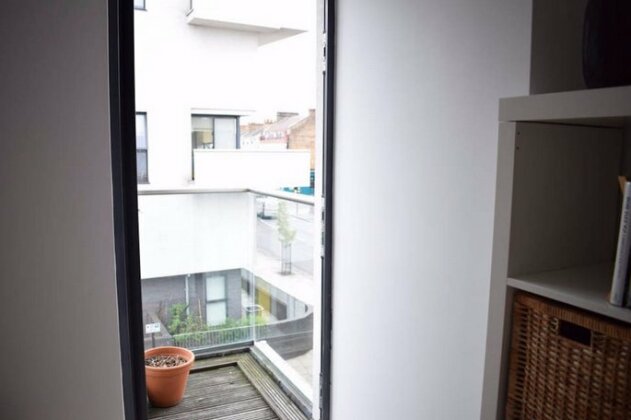 Beautiful 2 Bedroom Apartment in Dalston - Photo3