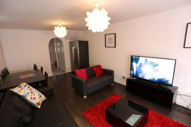 Beautiful 3 beds House West Thamesmead London - Photo2