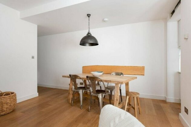 Bright 2BR Home in West Kensington 6 guests - Photo4