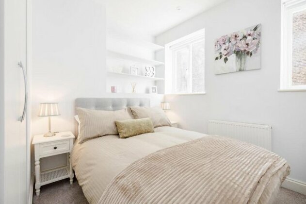 Bright & Modern 2-Bed Notting Hill Apartment - Photo2