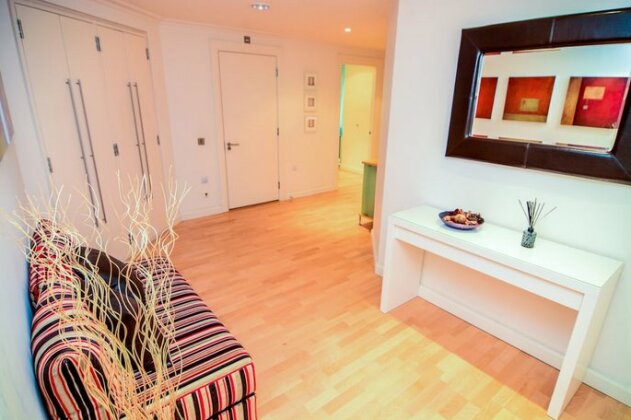 Canary Wharf - Corporate Riverside Apartments - Photo5