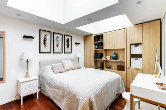 Charming 1 Bedroom Home in West London - Photo4