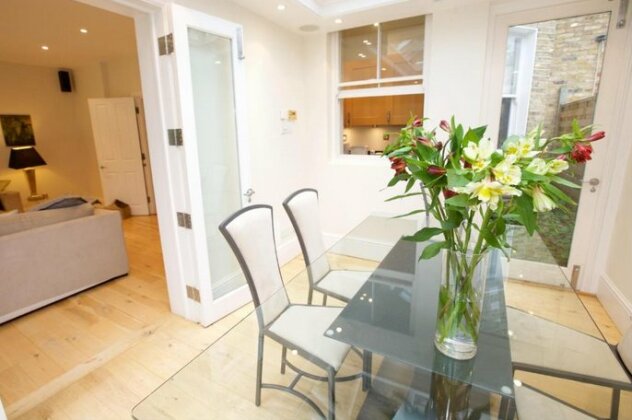 Charming 2-bed flat with a garden - Photo3