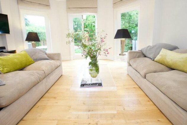 Charming 2-bed flat with a garden - Photo5