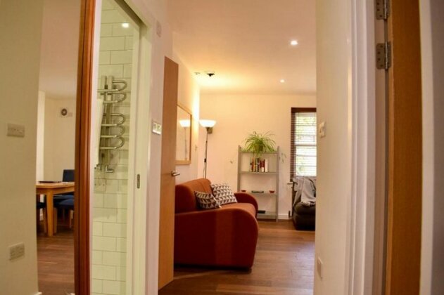Charming 2 Bedroom Apartment in Kentish Town - Photo5