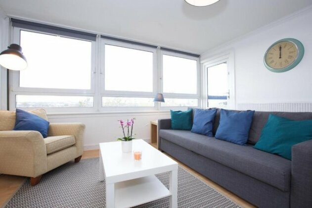 Chic 3BR sleeps 8 close to The Oval and Kennington - Photo2