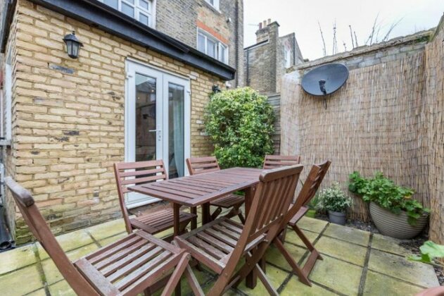 Clapham 2Bed with Patio by BaseToGo London