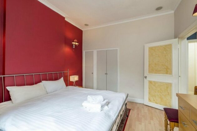 Classic luxury 2 bedrooms sleeps 6 near Hyde Park