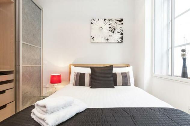 Club Living - Barbican Apartments - Photo5