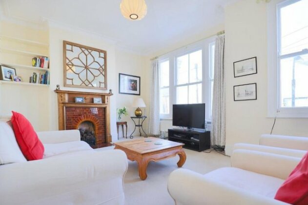 Comfortable & Bright Family Home - Imperial Wharf - Photo2