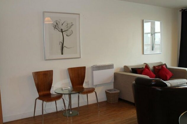 Commercial Road Apartments - Photo4