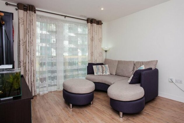 Convenient & Charming 2BD Apartment with Balcony - Photo2