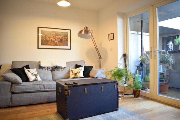 Cosy Modern 1BD Flat Moments from Riverside - Photo5