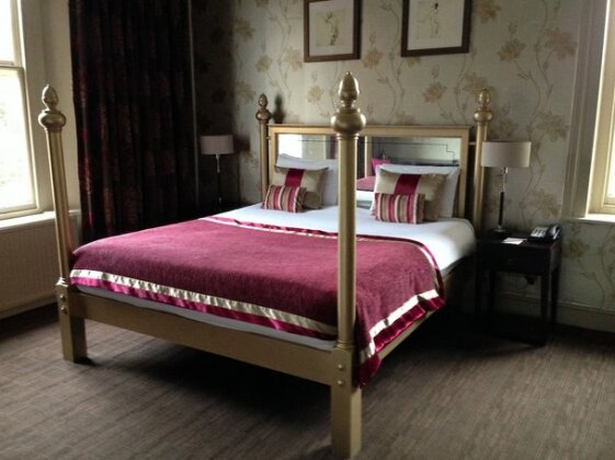 Coulsdon Manor 'A Bespoke Hotel' - Photo4