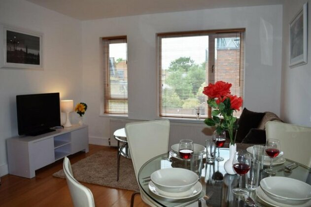Cozy flat for 4 with garden 10 mins to Stockwell station - Photo2