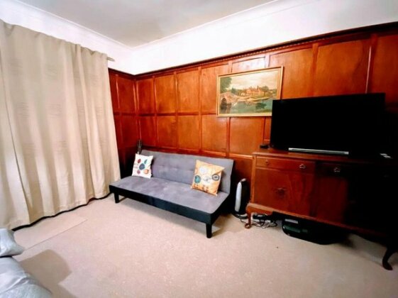 Cozy Private Room in Period London Property - Photo5