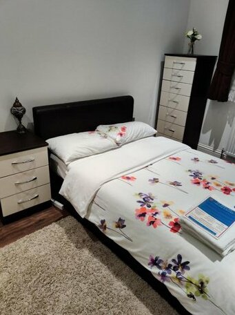 Deluxe Double Room near Tottenham Hale Station and Stadium - Photo3