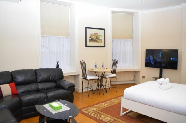 Double Room in Marble Arch - Photo2
