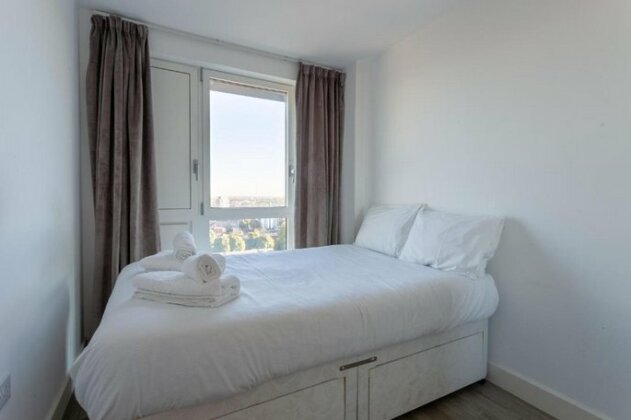 East London Apartment with London Views - Photo4
