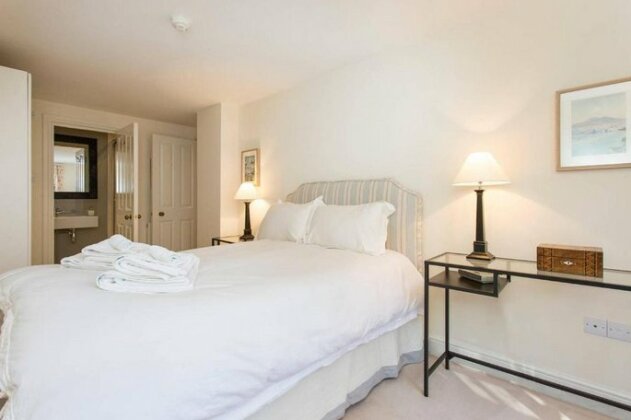 Elegant 2 bed flat with a lovely patio in Pimlico - Photo5