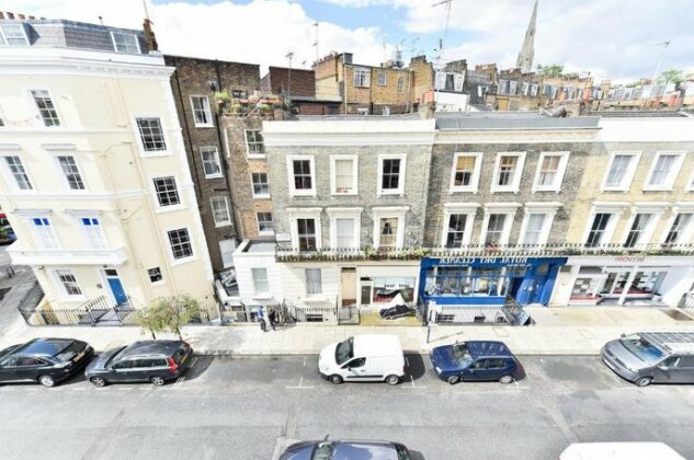 Elegant 3 bed apt with rooftop terrace in Pimlico