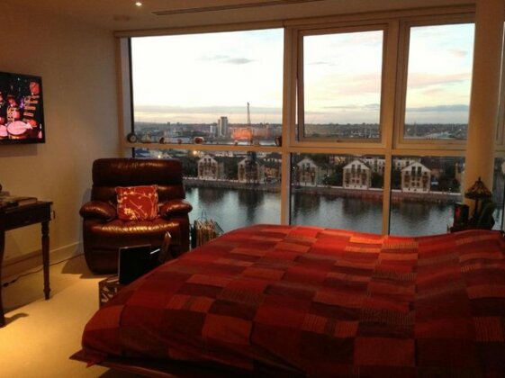 Excel Ex Ctr 2 Bed Waterfront Penthouse - Photo5