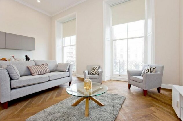 Flat 4 Cromwell Road 1 Bedroom Apartment with Balcony - Photo2