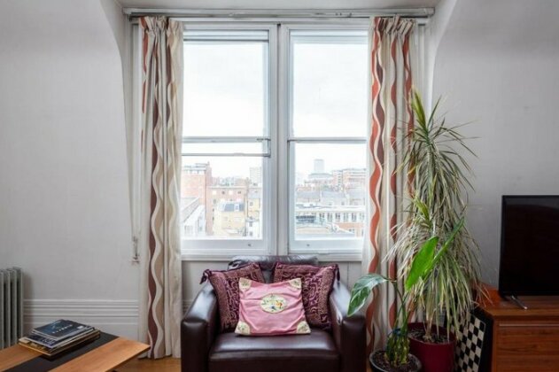 Flat in the heart of London for 6 guests by GuestReady - Photo2