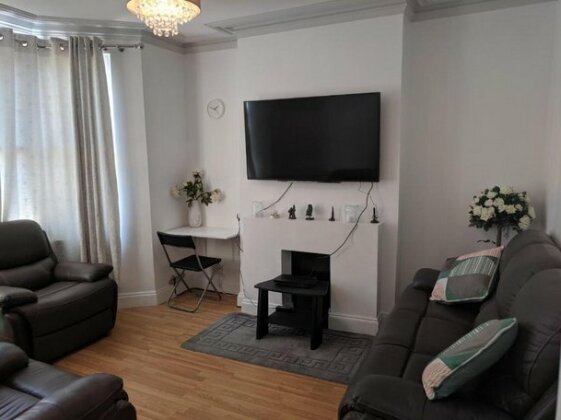 Fully equipped 1 bed flat in Croydon