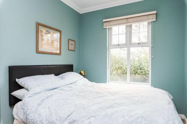 Gorgeous 2 Bed Flat Free Parking in trendy Brixton - Photo3
