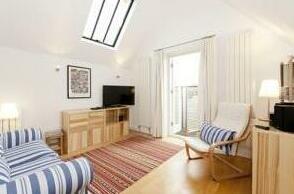 Highgate West Hill by Onefinestay
