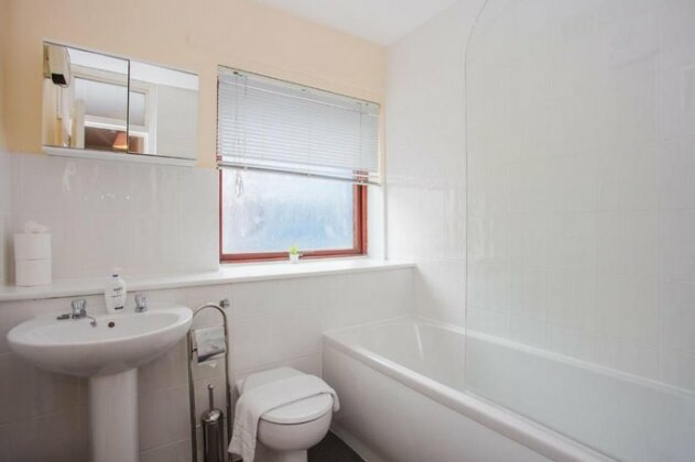 Homely 2 Bedroom House By Canary Wharf - Photo3