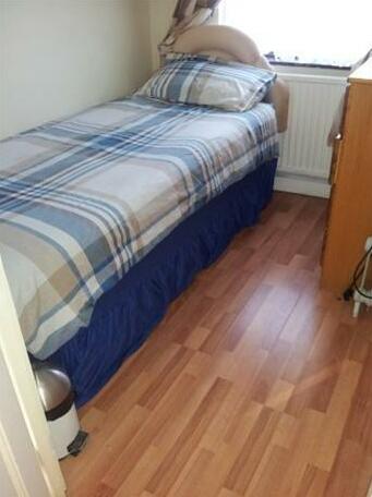 Homestay in Wallington near Carshalton Railway Station